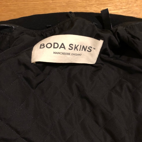 Bodaskins Men’s Leather Bomber Jacket